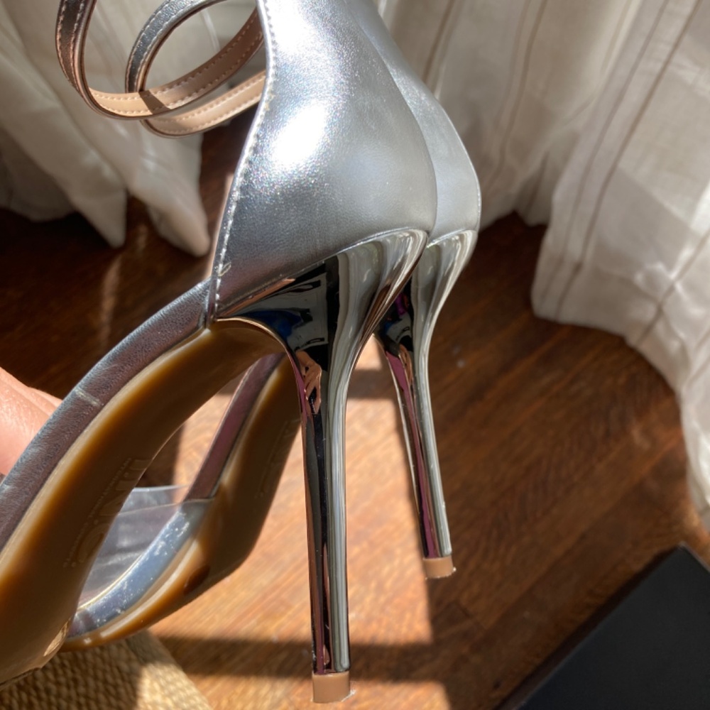 I.N.C. Sheona Silver Heels Sz 8.5 👠 - Picture 8 of 11